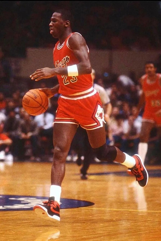 michael  jordan 上脚图